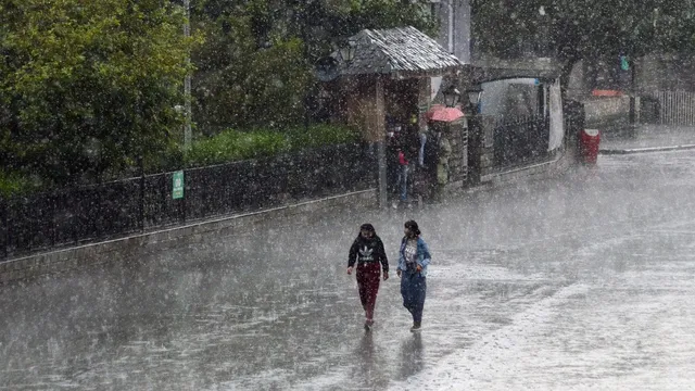 weather-updates-heavy-rainfall-likely-in-uttarakhand-himachal-pradesh-imd-issues-orange-alert-for-nine-states